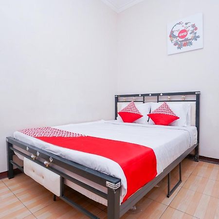 Collection O 1112 Comfitel Siwalankerto Aa4 Hotel Surabaya Exterior photo