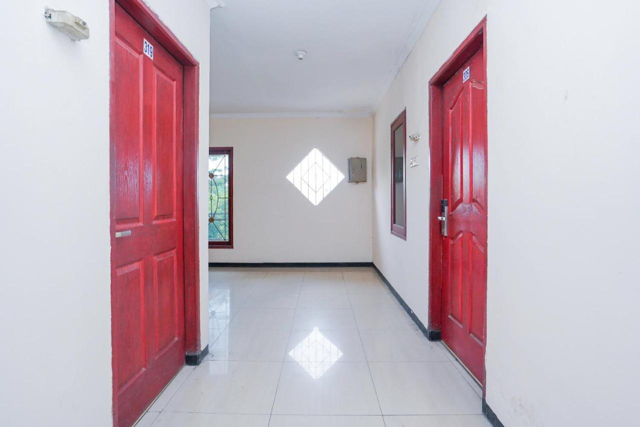 Collection O 1112 Comfitel Siwalankerto Aa4 Hotel Surabaya Exterior photo