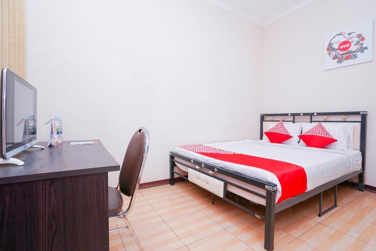 Collection O 1112 Comfitel Siwalankerto Aa4 Hotel Surabaya Exterior photo